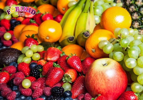 Luôn bổ sung hoa quả có tính mát trong các bữa ăn cho con