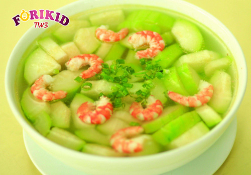 Canh bí nấu tôm cho trẻ 3 tuổi biếng ăn