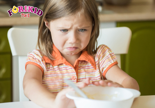 Sự mệt mỏi khiến trẻ khó chịu, buồn nôn và chán ăn