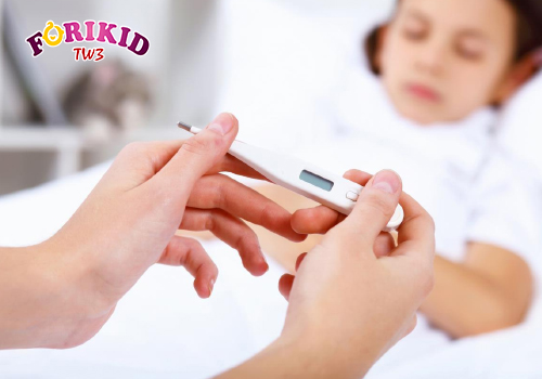 Cho trẻ đi khám nếu tình trạng biếng ăn không thuyên giảm