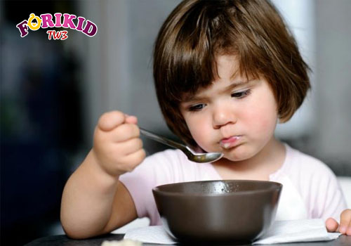 Trẻ mới ốm dậy biếng ăn khiến nhiều cha mẹ lo lắng