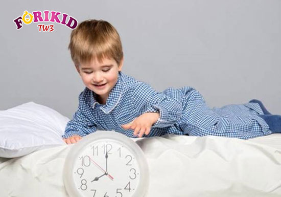 Tập cho bé thói quen đi tiều trước khi đi ngủ hạn chế đái dầm