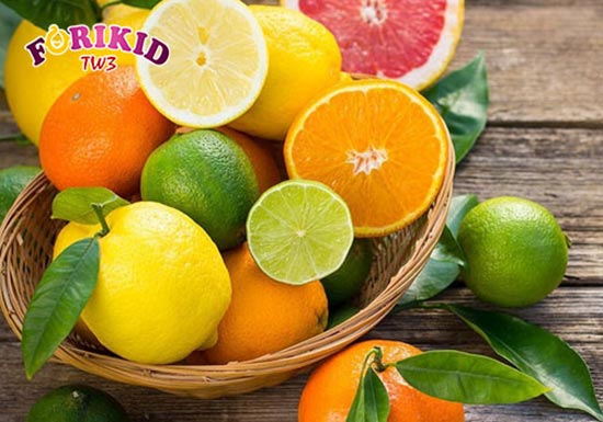 Các loại trái cây giàu viatmin C tốt cho việc trị nhiệt miệng ở trẻ